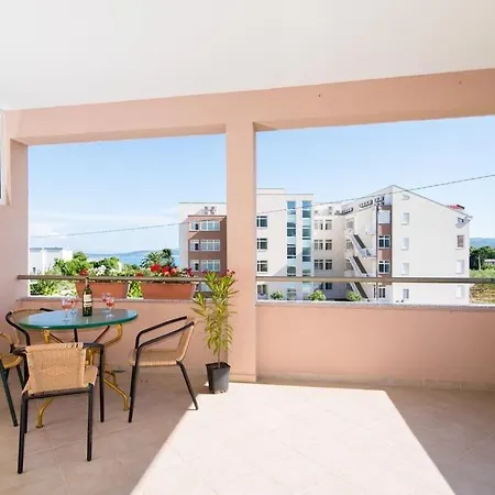 Apartamento With A Parking Space Kastel Stafilic, - 22665 Kaštela