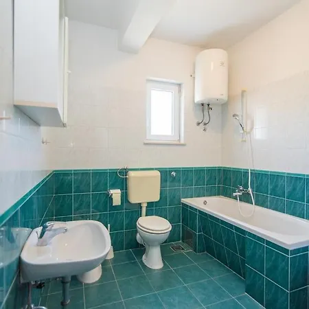 Apartamento With A Parking Space Kastel Stafilic, - 22665 Kaštela